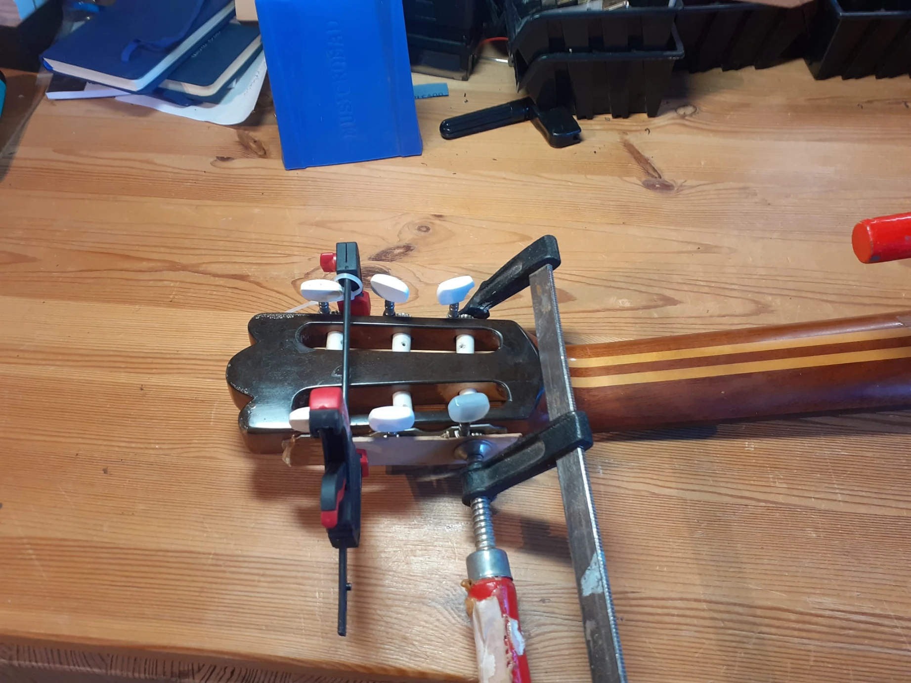 Rudolf Stark Konzertgitarre Restaurierung – Detailansicht 26 – Gitarrenreparatur Heier Guitars bei Dresden und Meißen